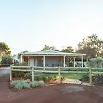 Dunsborough R & R