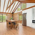 Grasstree Cottage - Woodstone Estate