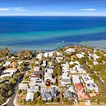 Thurstun Lane Beach House - In A Quiet Lane In Sought After Old Dunsborough