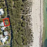 Whatmans Beach House - On The Water\'S Edge