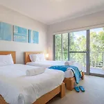Deck House I Private Properties
