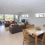 Dunsborough Lakes Escape