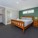 Fish Eagle Retreat - Family Friendly