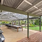 Dandjoo - Hot Tub, Fire Pit, Outdoor Entertainment