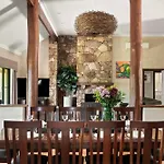 Carinya Cove - Swimming Pool, Pet Friendly, Fireplace