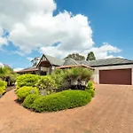 Carinya Cove - Swimming Pool, Pet Friendly, Fireplace
