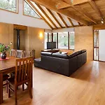 Woodstone Kookaburra Cottage