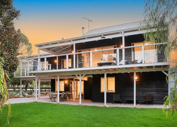 Eagle Bay Summerhaus