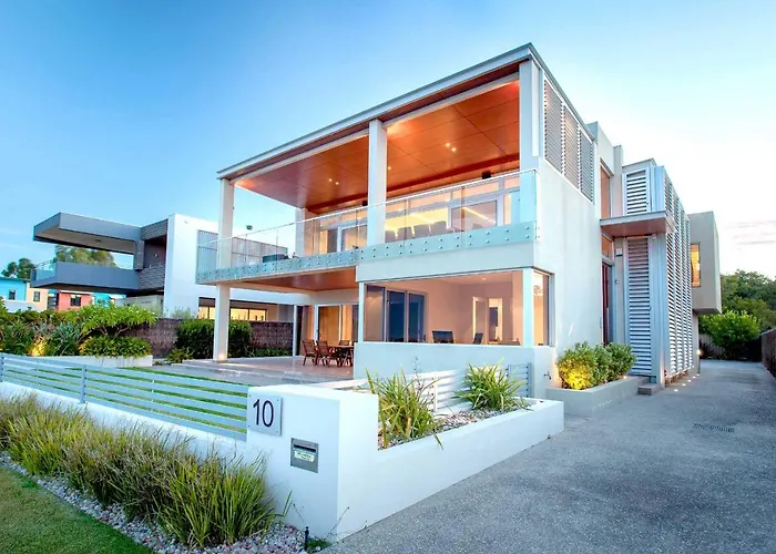Number 10 I Private Properties
