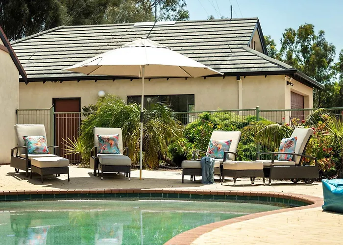 Carinya Cove - Swimming Pool, Pet Friendly, Fireplace