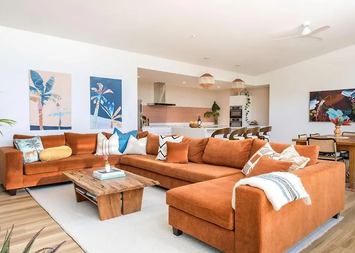 Family Retreat, Near Beach & Town