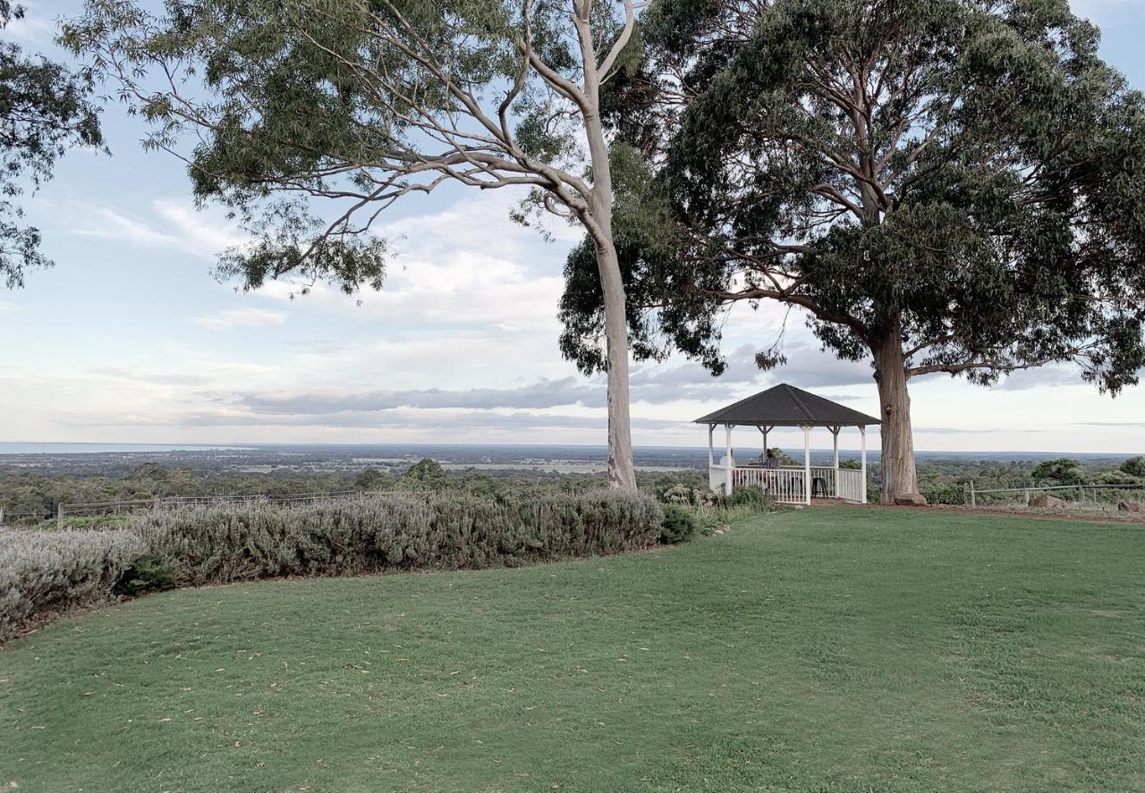 Yungarra Estate * Dunsborough