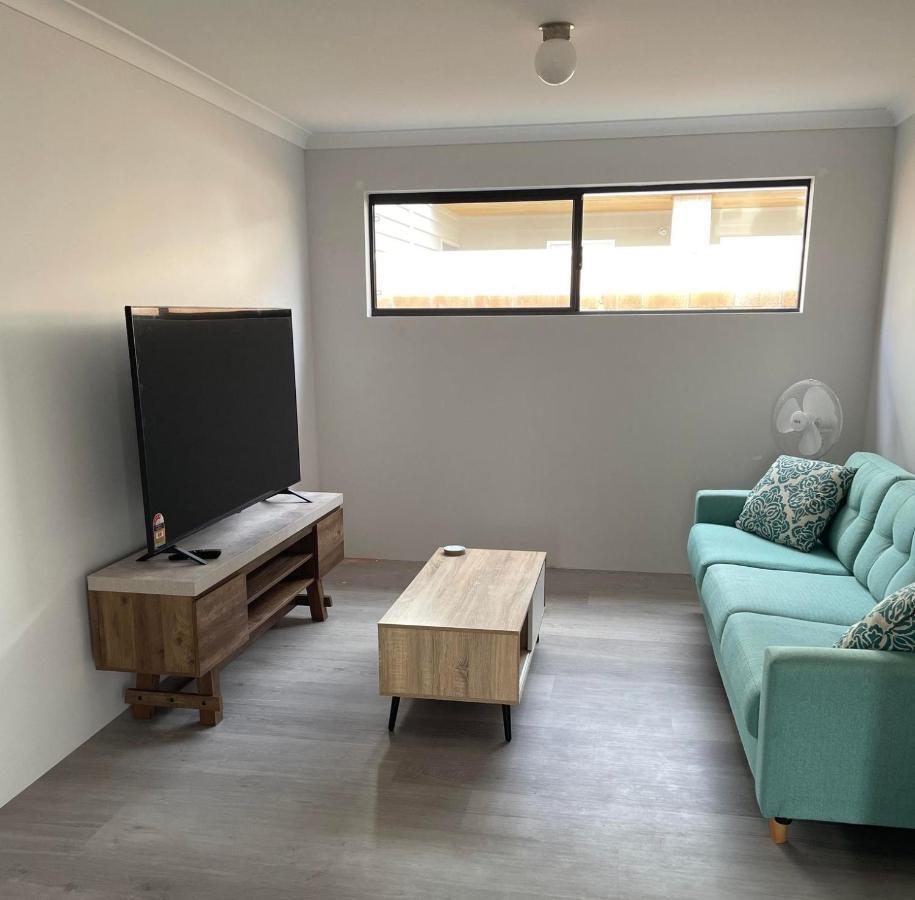 Thurstun Lane Beach House - In A Quiet Lane In Sought After Old *