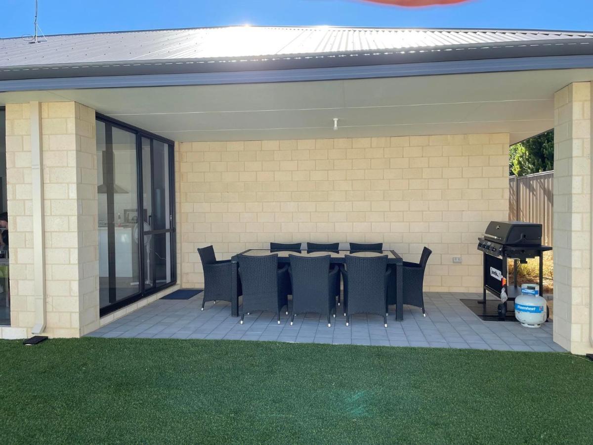 Thurstun Lane Beach House - In A Quiet Lane In Sought After Old