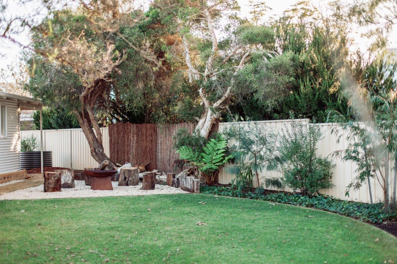 R & R Dunsborough