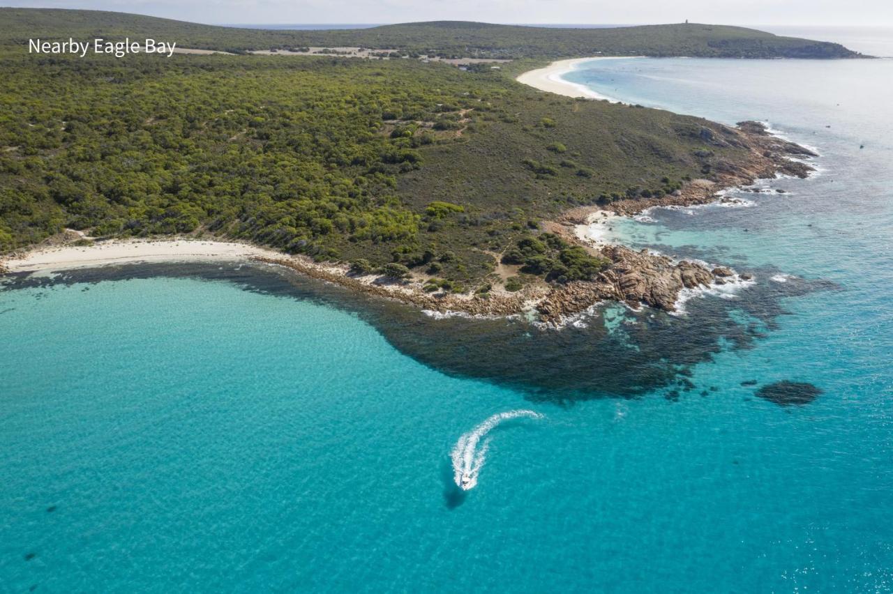 Meelup Mia - The Dream Down South Getaway