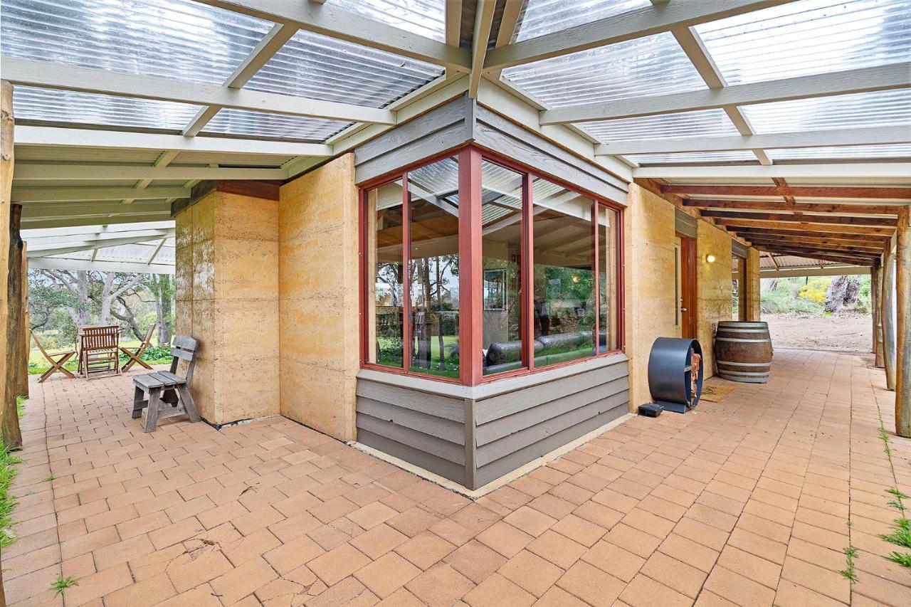 Goanna - Woodstone Estate *
