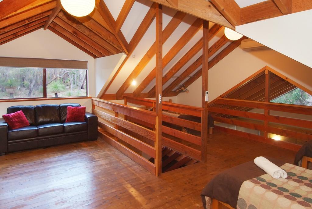 Woodstone Cottages Lodge *