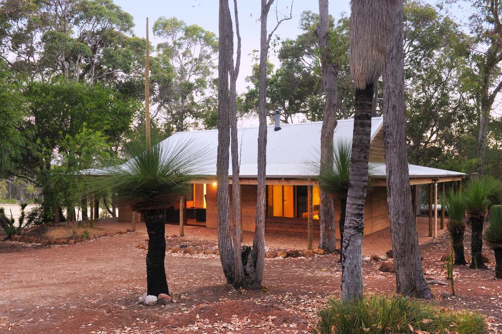 Woodstone Cottages Lodge