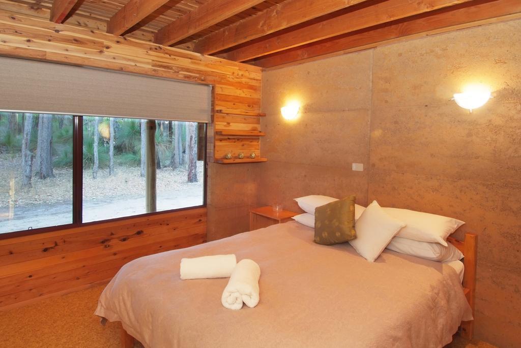Woodstone Cottages Lodge *