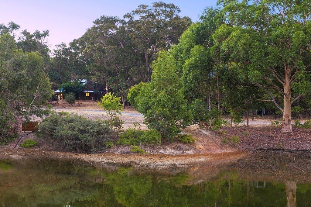 Woodstone Cottages * Dunsborough