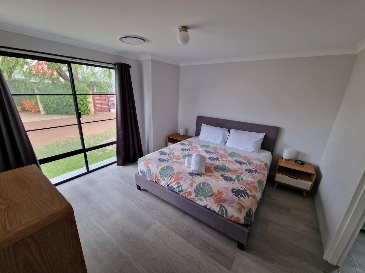 Thurstun Lane Beach House - In A Quiet Lane In Sought After Old Dunsborough