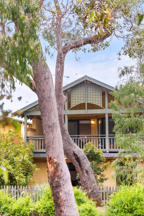 Pet Friendly Family Favourite - Kangaroo And Fairway Views With Air Con