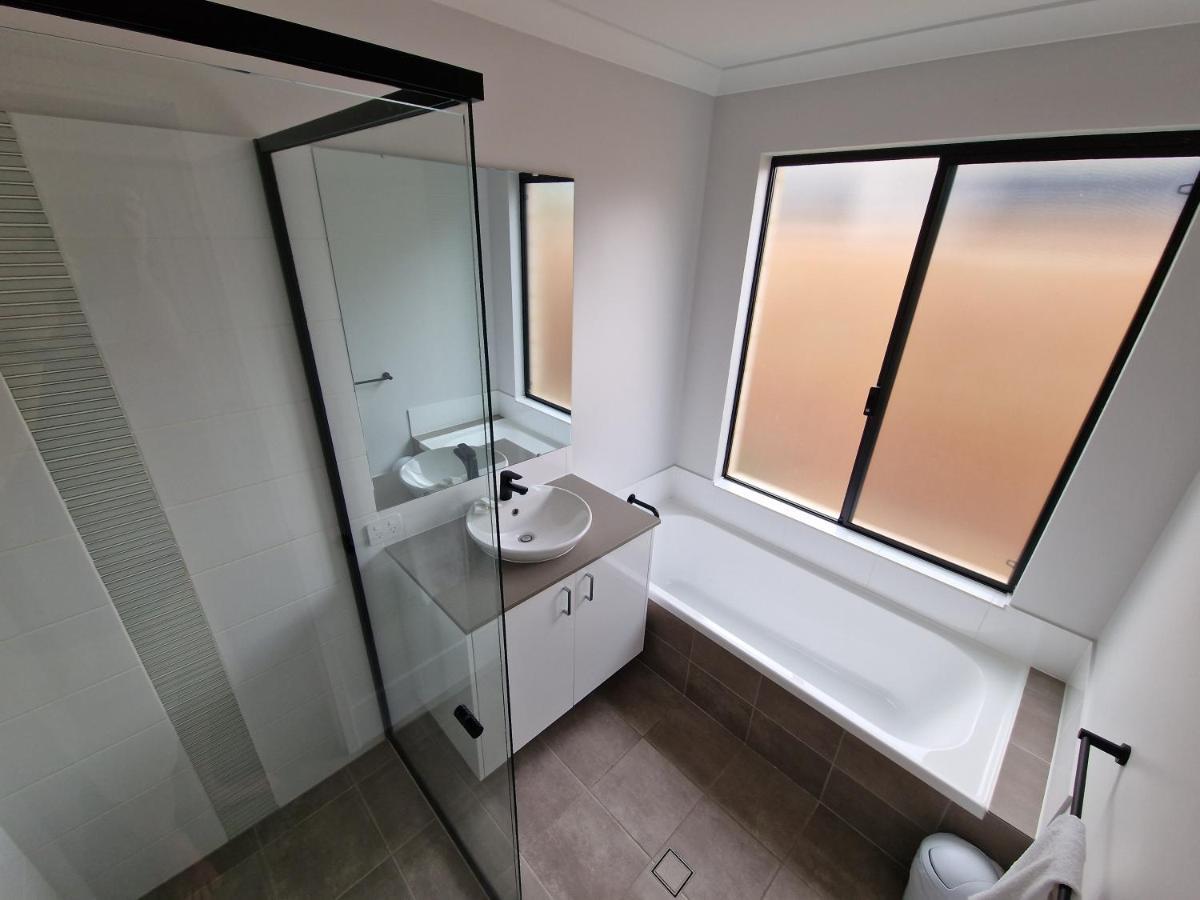 Thurstun Lane Beach House - In A Quiet Lane In Sought After Old Holiday home *