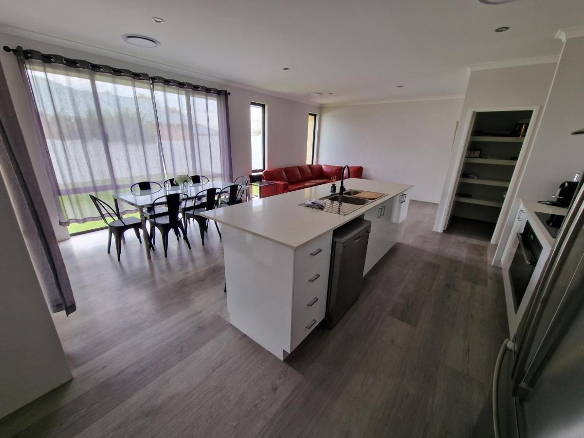 Thurstun Lane Beach House - In A Quiet Lane In Sought After Old Dunsborough