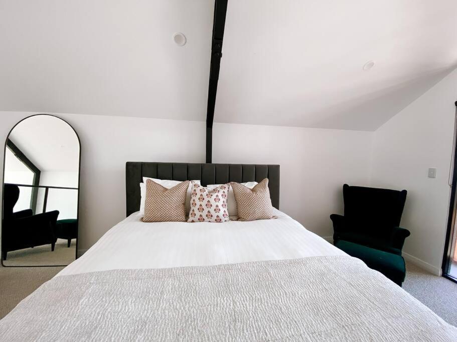 Le Soleil New Villa, Golf & Heated Pool