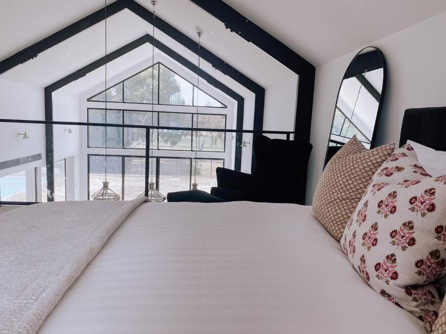 Le Soleil New Villa, Golf & Heated Pool Villa *