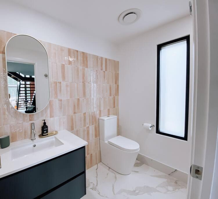 Le Soleil New Villa, Golf & Heated Pool Villa Dunsborough