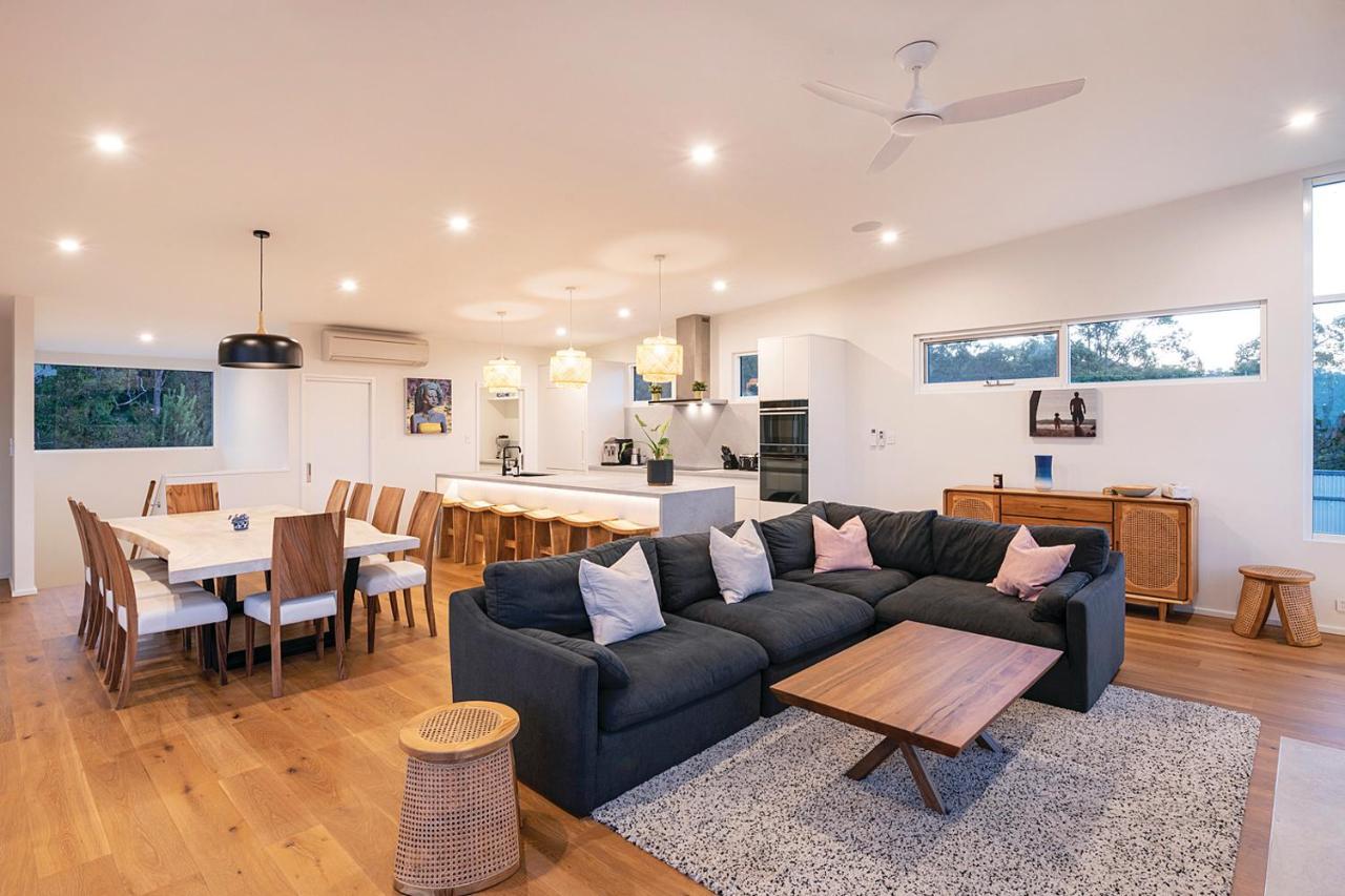 Stunning Coastal 5 Bed Amazing Ocean Views *