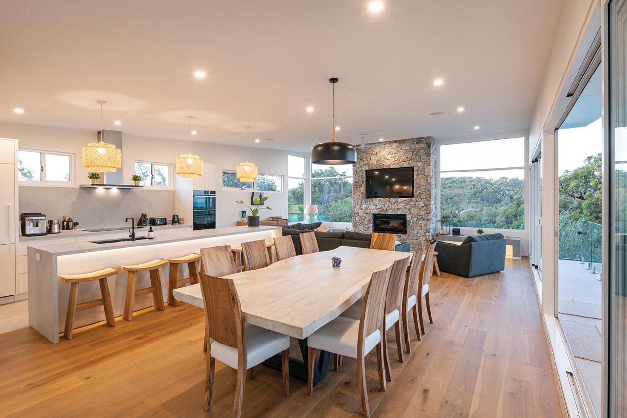 Stunning Coastal 5 Bed Amazing Ocean Views *