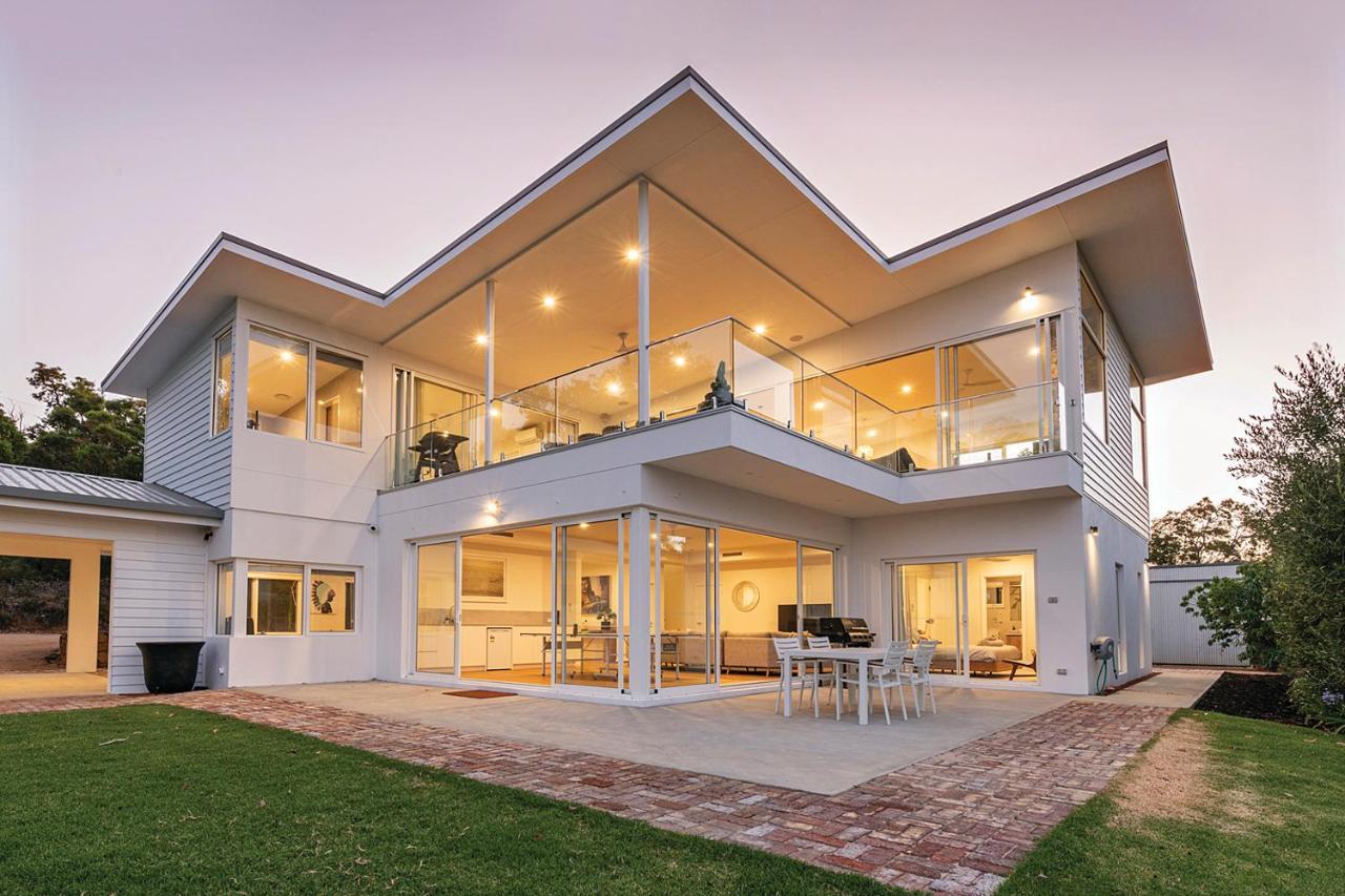 Stunning Coastal 5 Bed Amazing Ocean Views Holiday home *