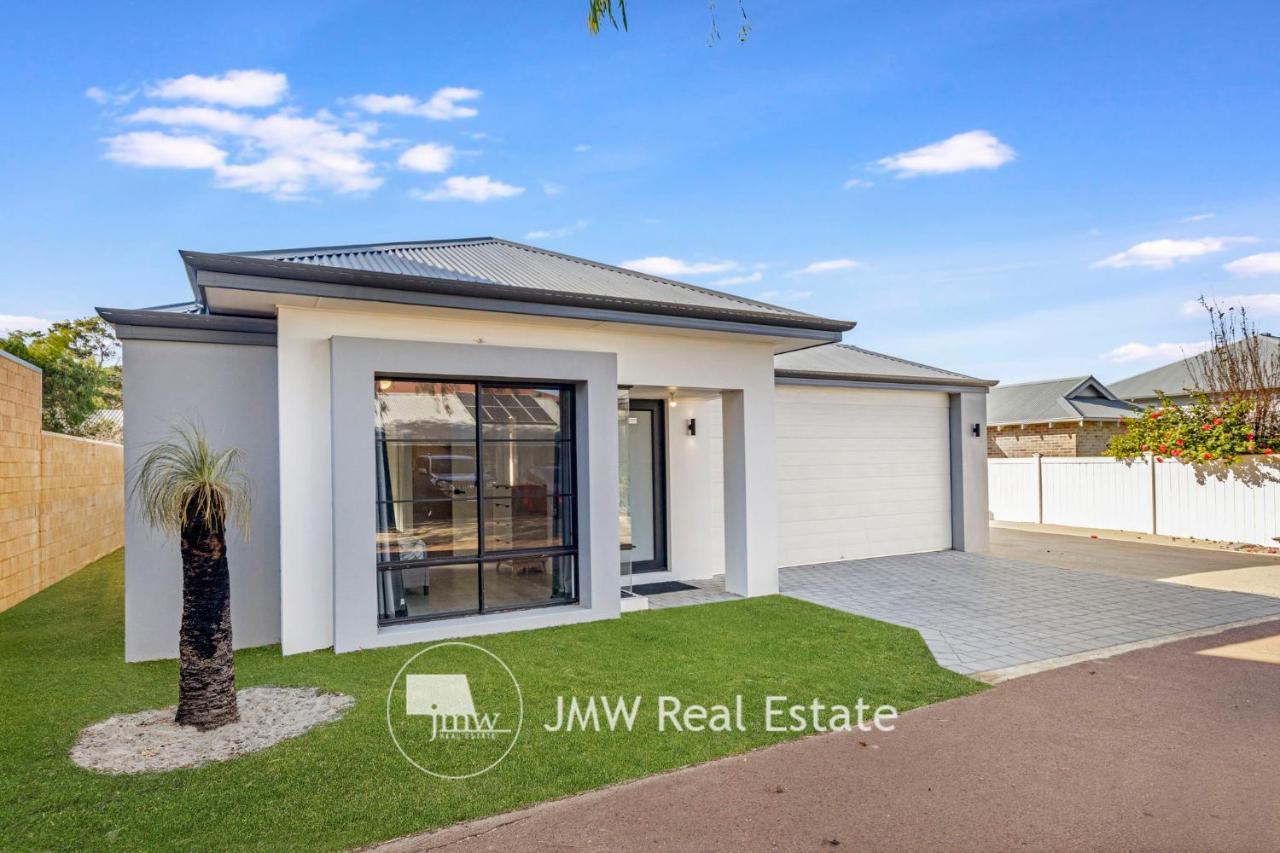 Holiday home Thurstun Lane Beach House - In A Quiet Lane In Sought After Old Dunsborough