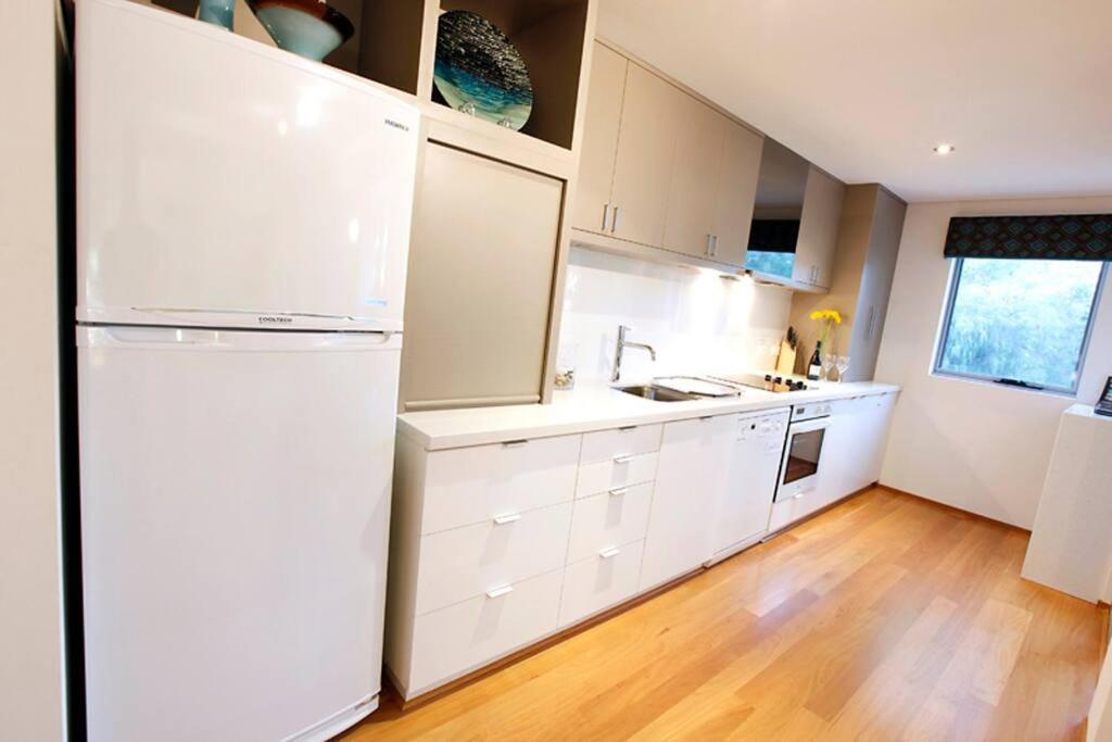 8 'aquilla' @ Bay View Centro, *