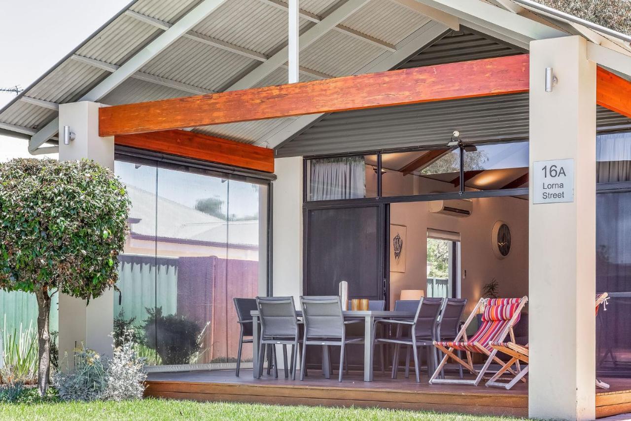 Holiday home Footsteps By The Bay