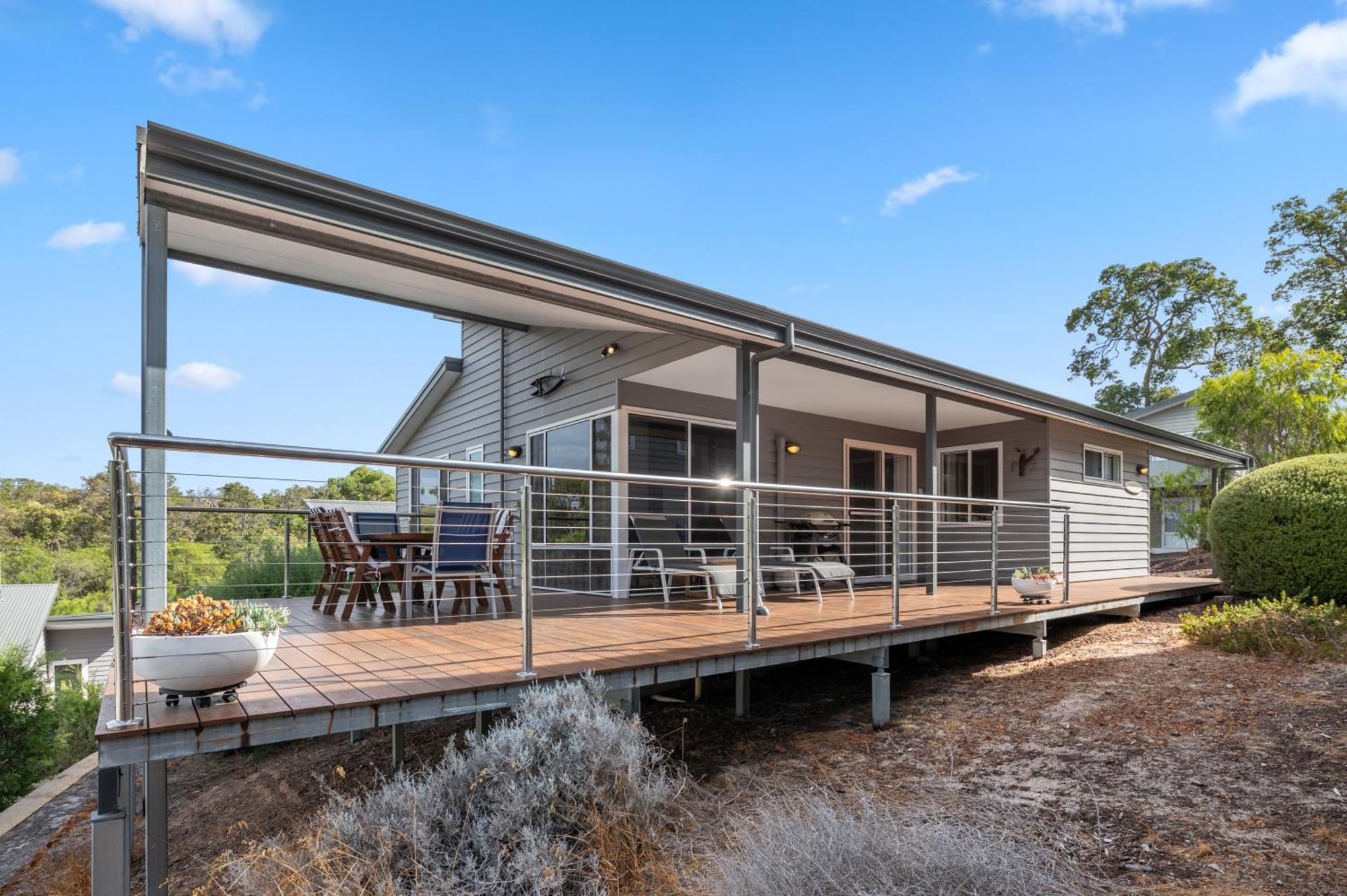 Holiday home Surfs Up