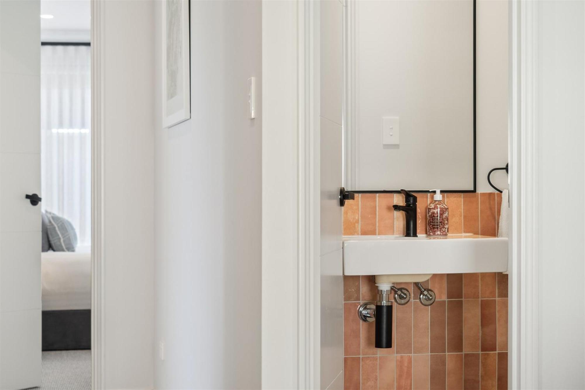 Solkis - Walk To Town, Next To Golf Course Holiday home Dunsborough