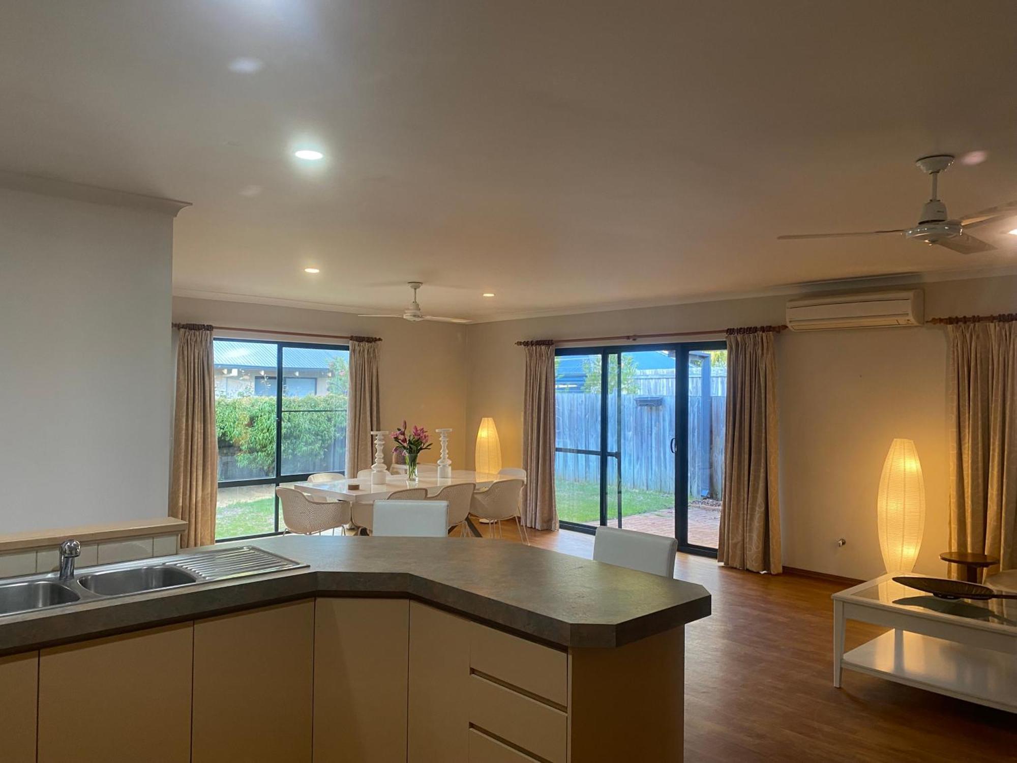 Hook Wine & Sinker Holiday home *