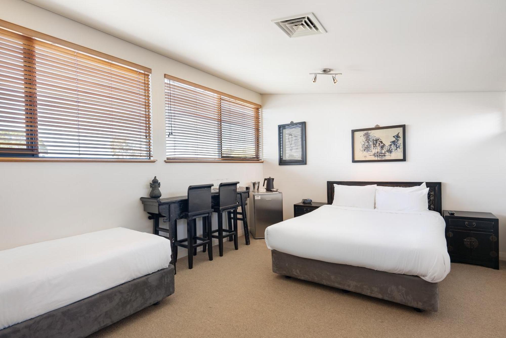 Bay Village 4*