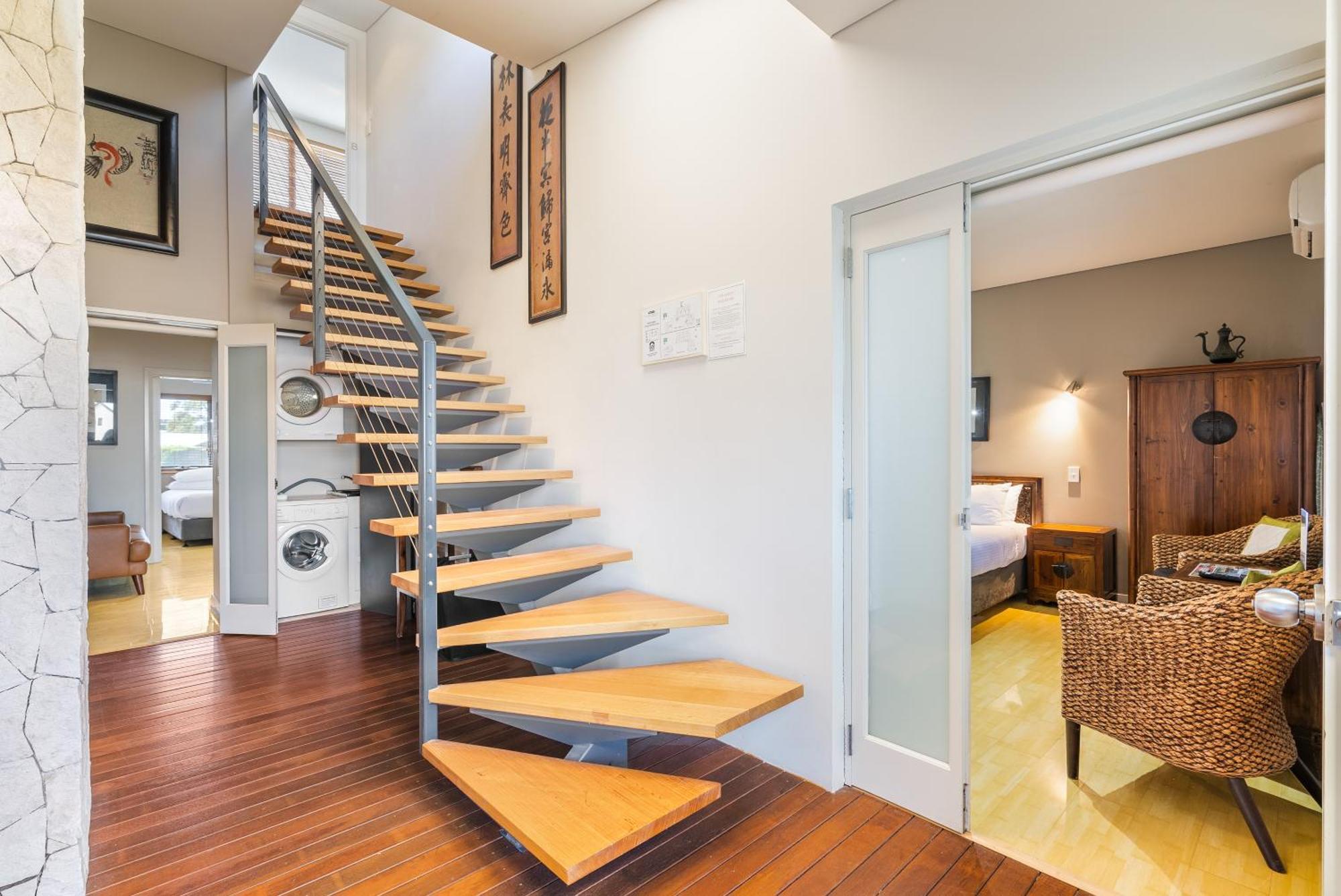Bay Village 4*