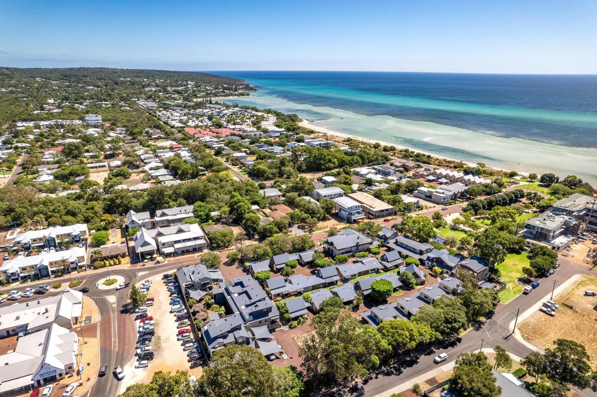 Resort Bay Village