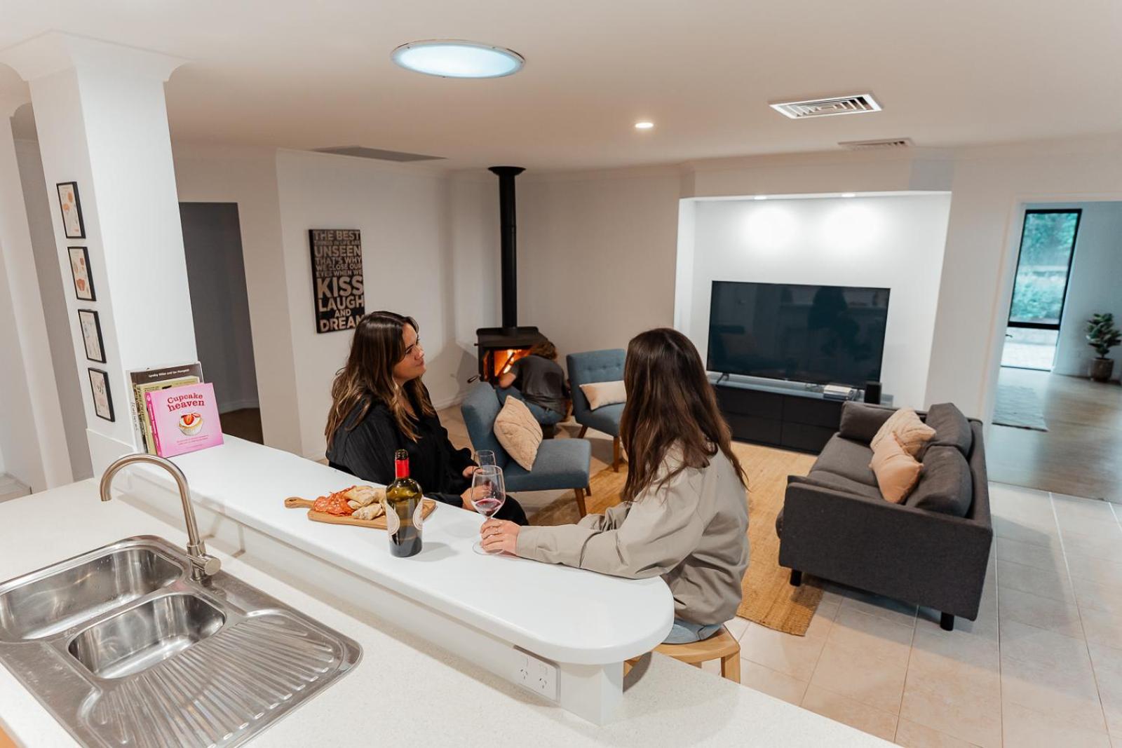 Salhus - Sleep In King Beds & Easy Walk To Town Dunsborough