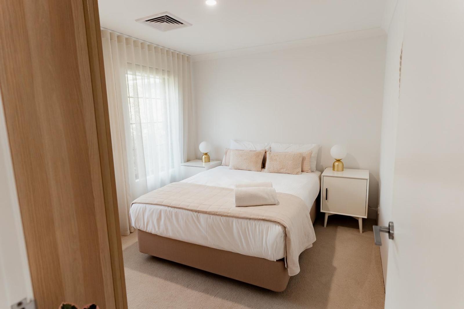 Salhus - Sleep In King Beds & Easy Walk To Town Holiday home Dunsborough