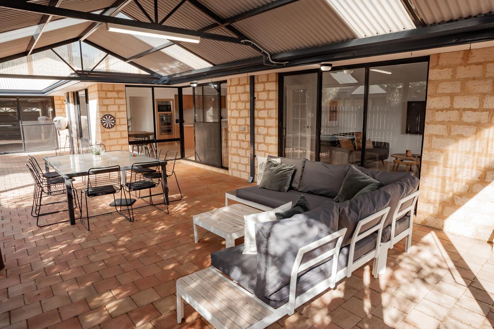 Salhus - Sleep In King Beds & Easy Walk To Town Dunsborough