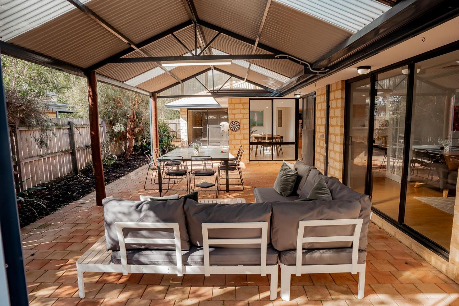 Salhus - Sleep In King Beds & Easy Walk To Town Holiday home *
