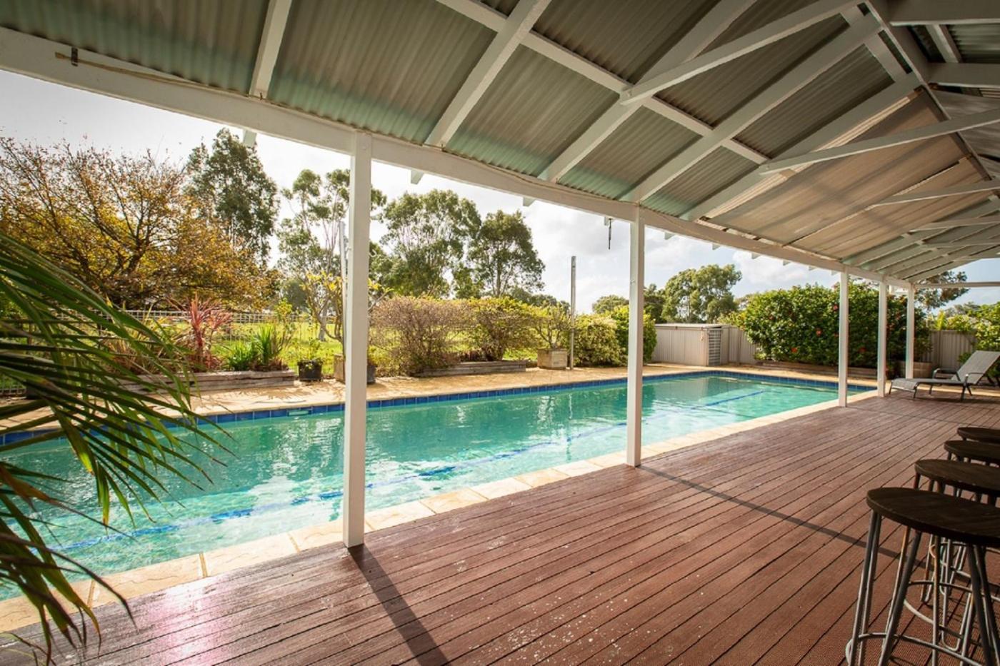 Pool & Putt Paradise, Family Friendly, Pool, Wifi Holiday home Dunsborough