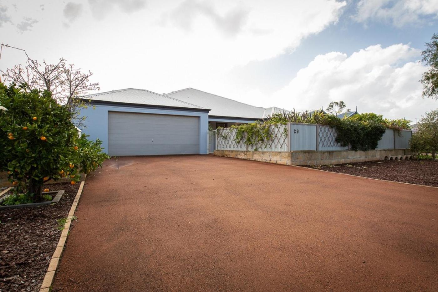 Pool & Putt Paradise, Family Friendly, Pool, Wifi Holiday home *